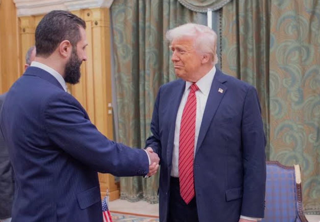 ترمب يشيد بالرئيس الشرع ويعلن استعداده لاستقباله في البيت الأبيض